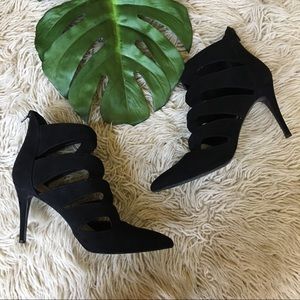 Nine West black pointy toe scrappy stilettos